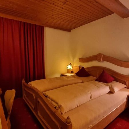 Hotel Garni Friedheim Sankt Anton am Arlberg Quarto foto