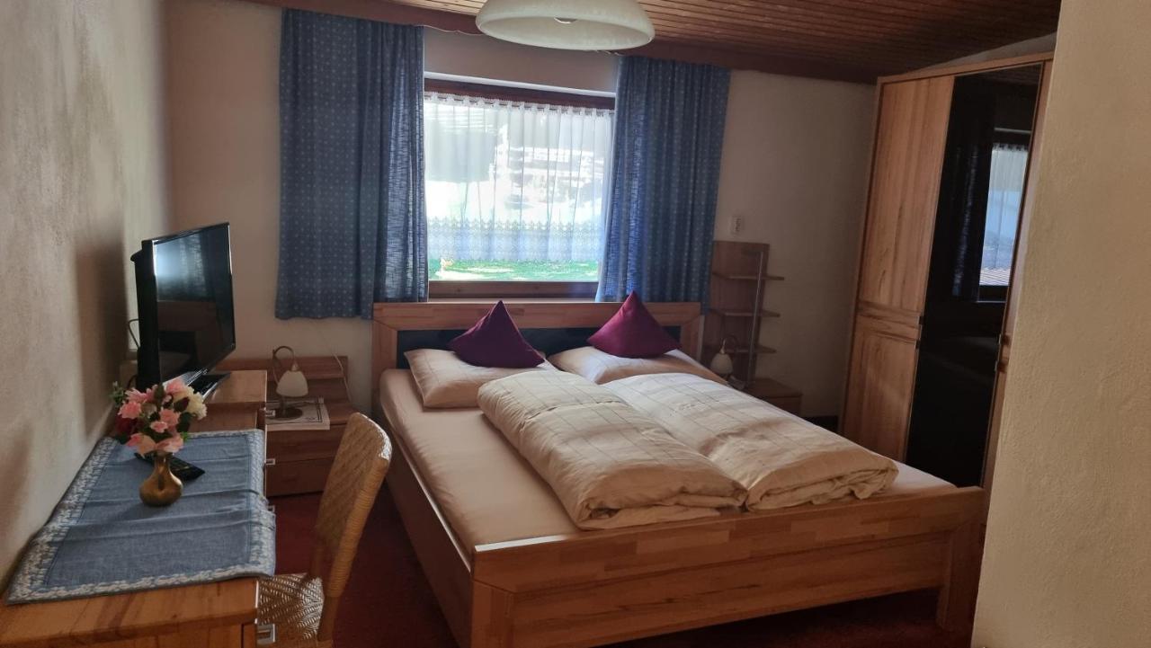 Hotel Garni Friedheim Sankt Anton am Arlberg Quarto foto
