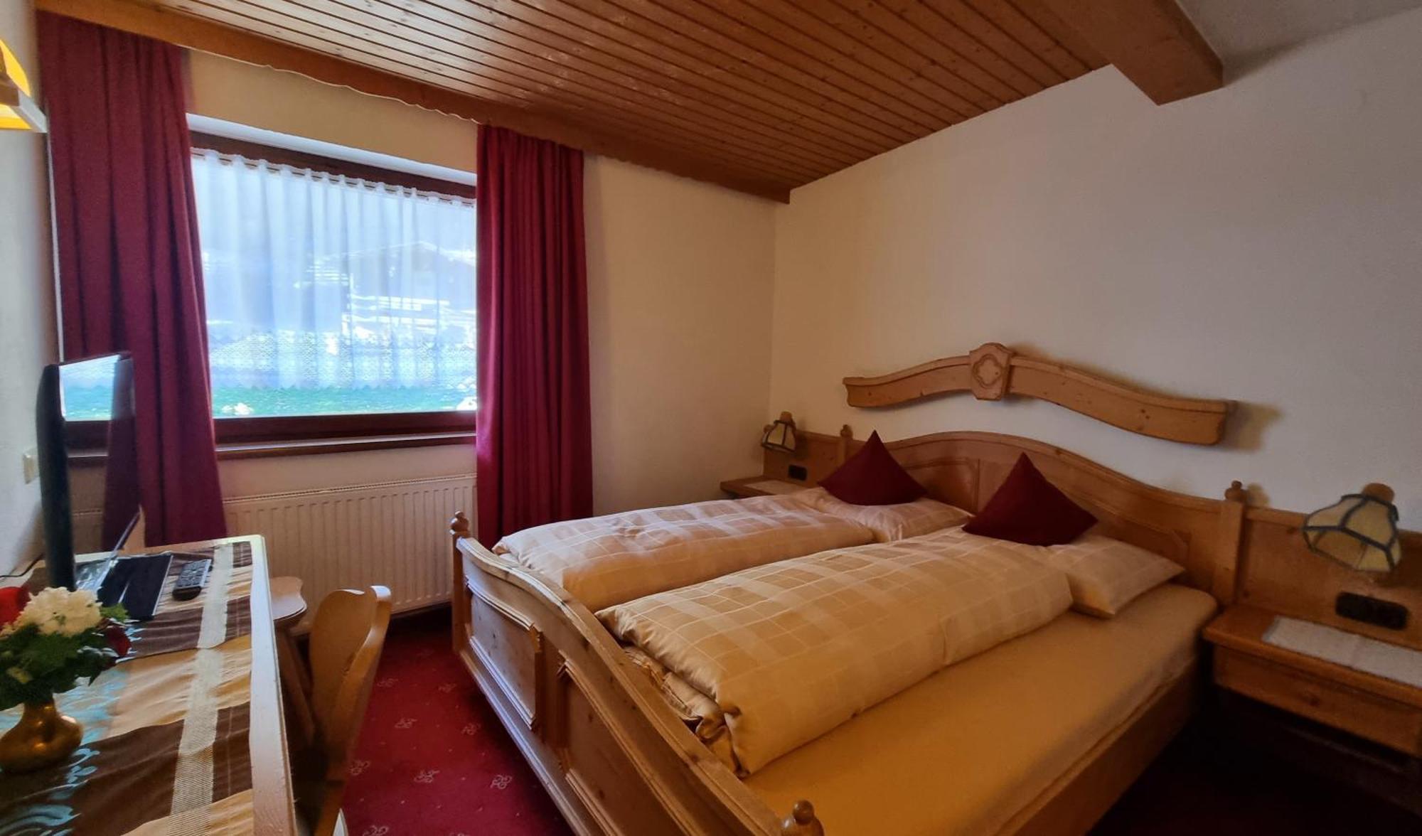 Hotel Garni Friedheim Sankt Anton am Arlberg Quarto foto