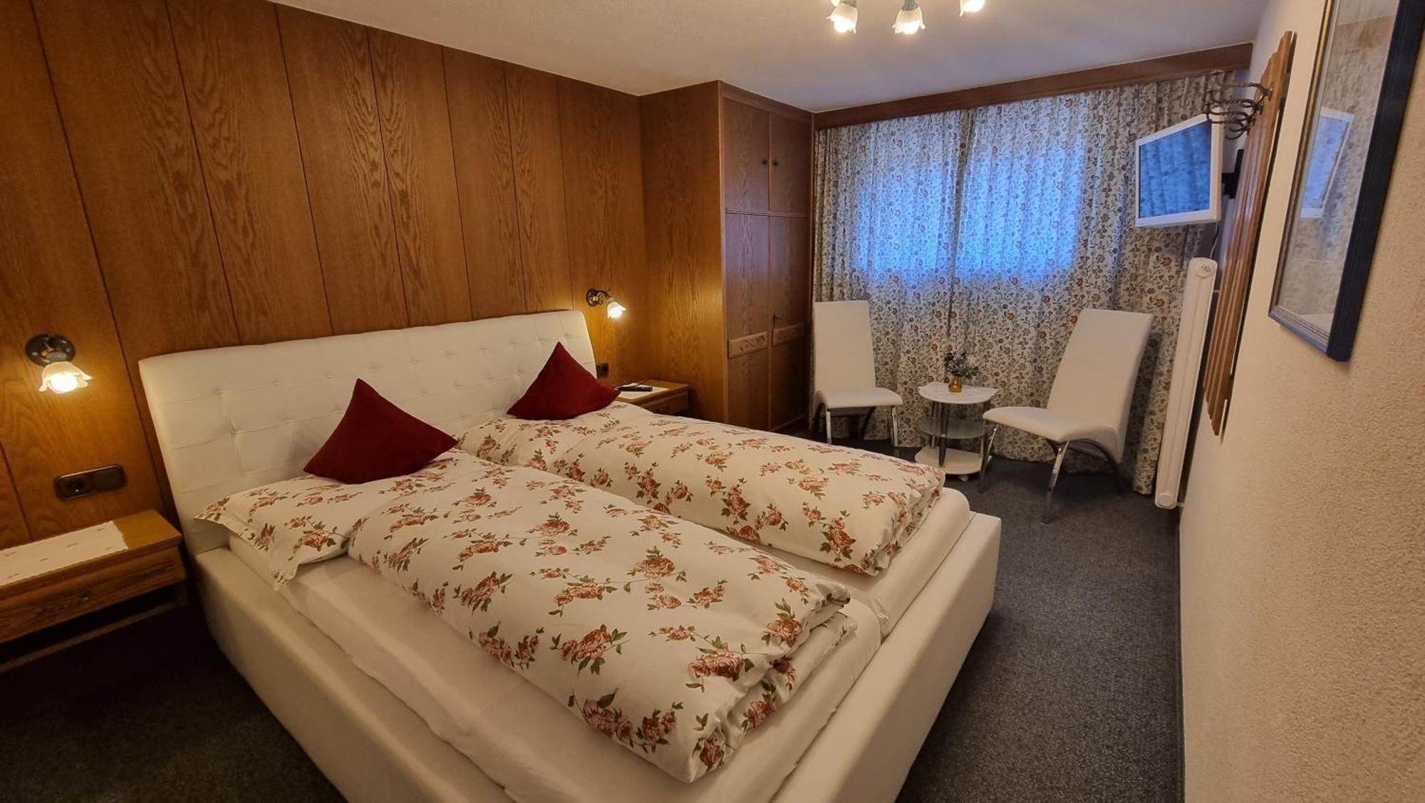 Hotel Garni Friedheim Sankt Anton am Arlberg Quarto foto